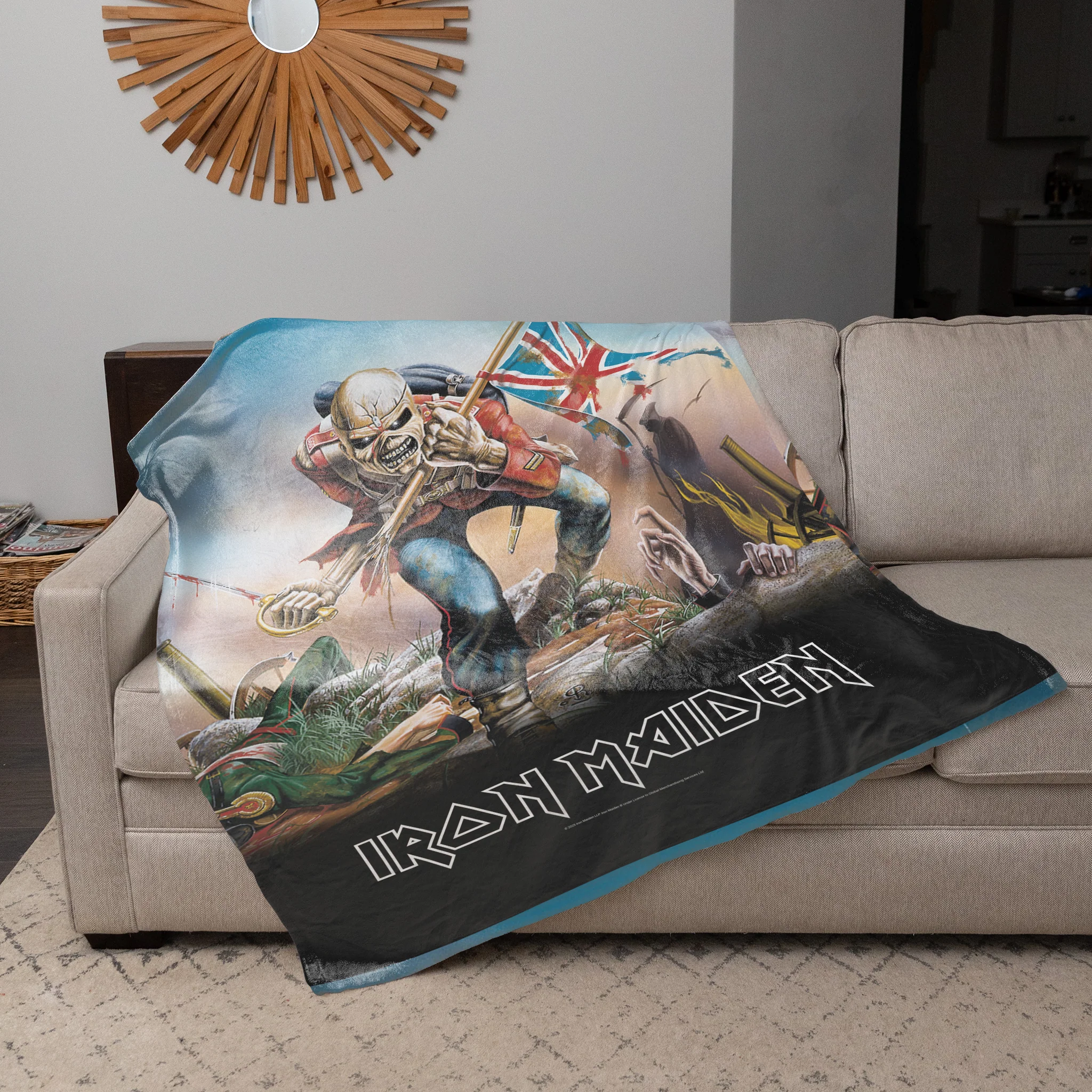 Rocksax Iron Maiden Sherpa Fleece Blanket - Trooper - Image 2