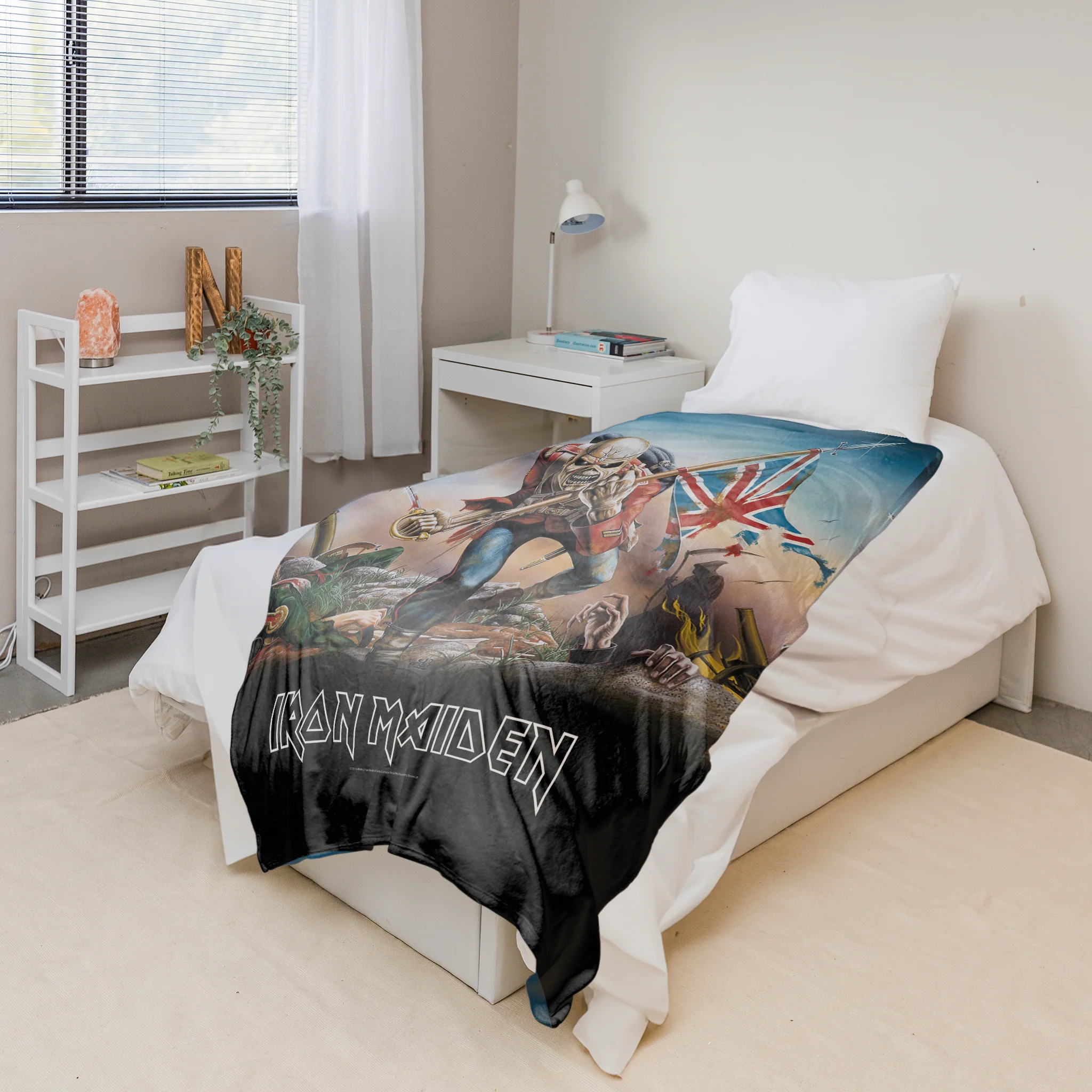 Rocksax Iron Maiden Sherpa Fleece Blanket - Trooper - Image 3