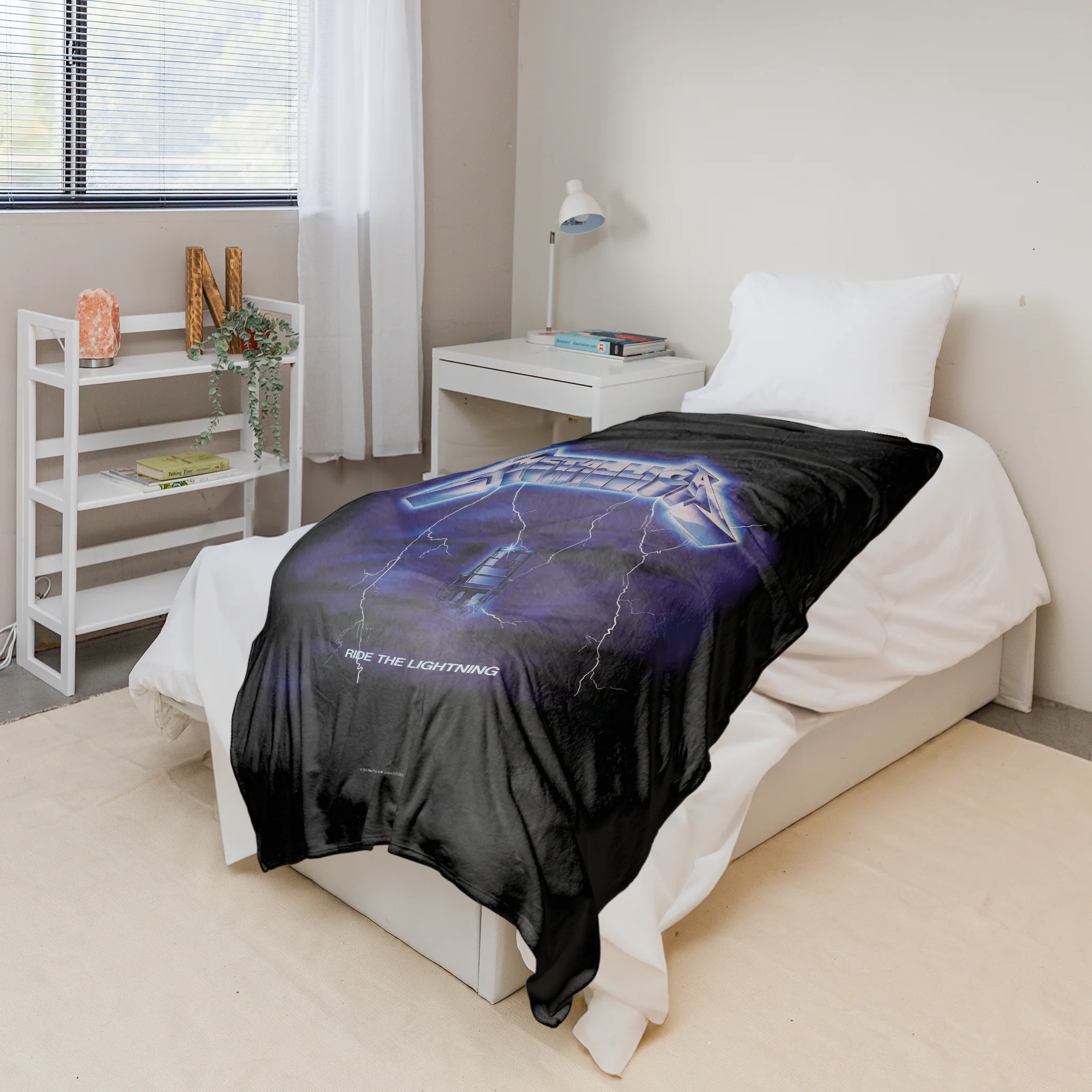 Rocksax Metallica Sherpa Fleece Blanket - Ride The Lightning - Image 4
