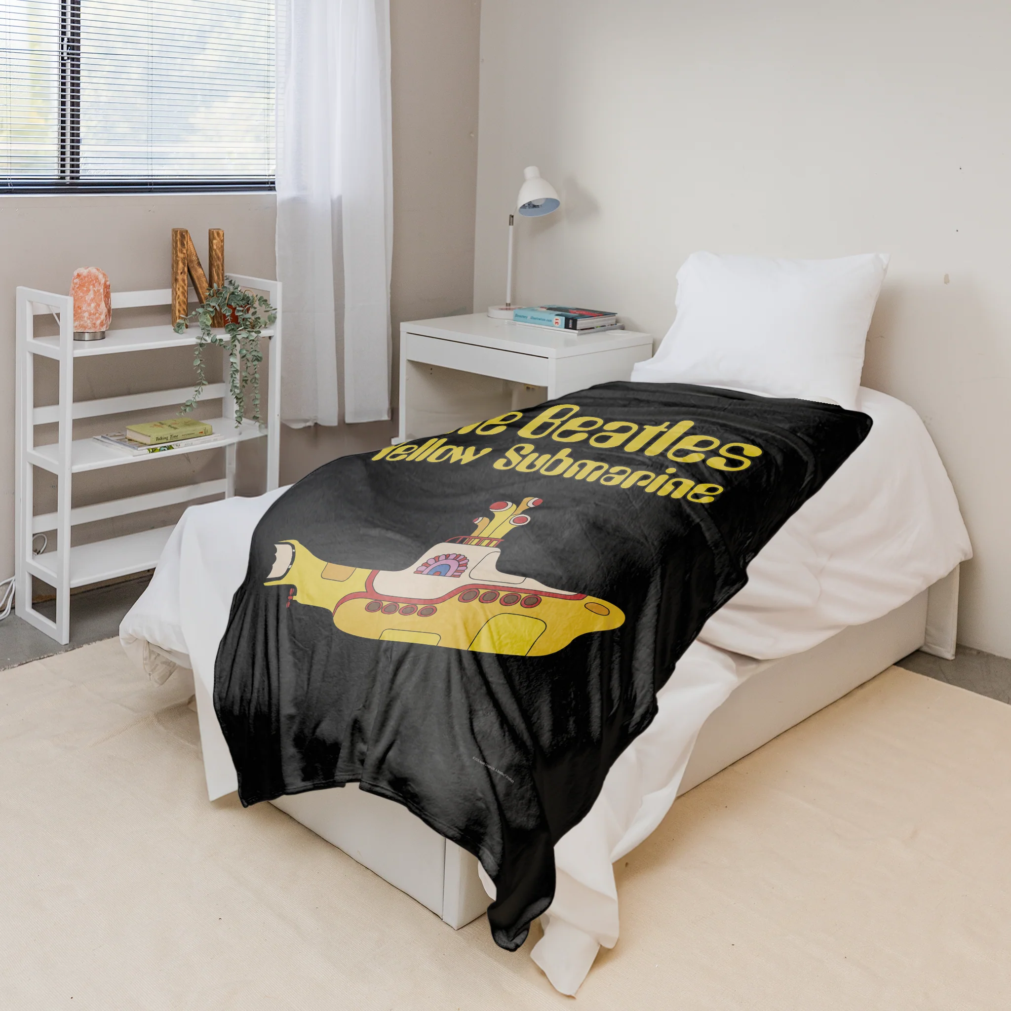 Rocksax The Beatles Sherpa Fleece Blanket - Yellow Submarine - Image 4
